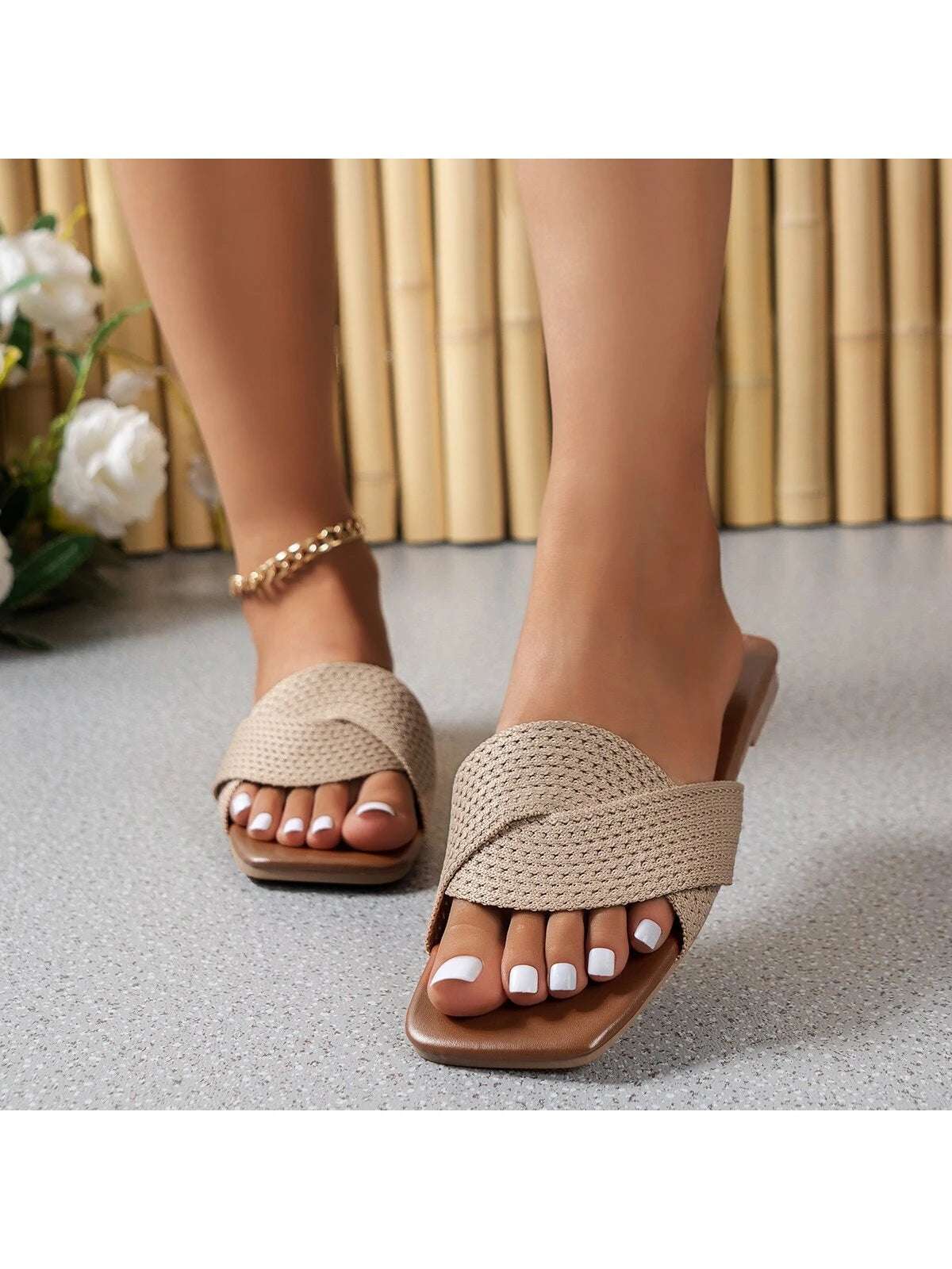Fashionable & Elegant Versatile Classic Flat Slippers for Mothers, Young Moms